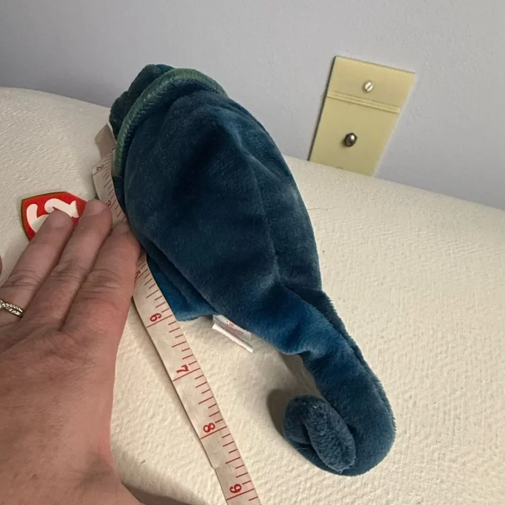 Rainbow the Chameleon Ty Beanie Baby - Introduced 1998 and Retired 1999 RARE GEM